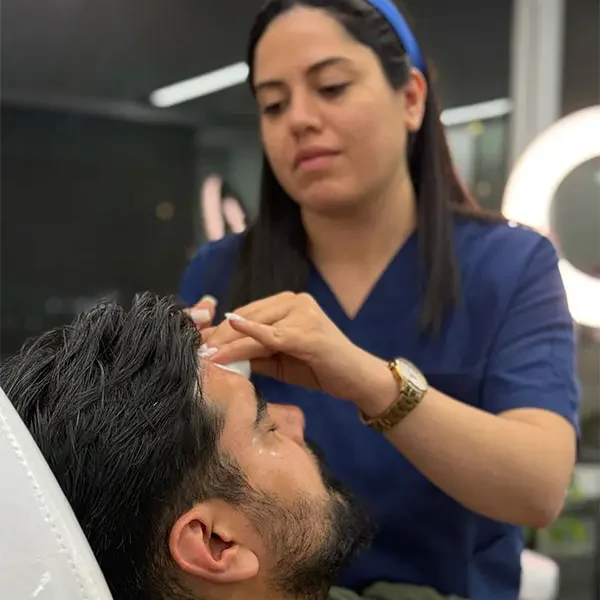 تزریق بوتاکس اطراف چشم