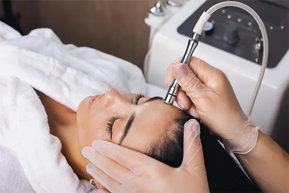 فیشیال ضدپیری و جوانسازی پوست